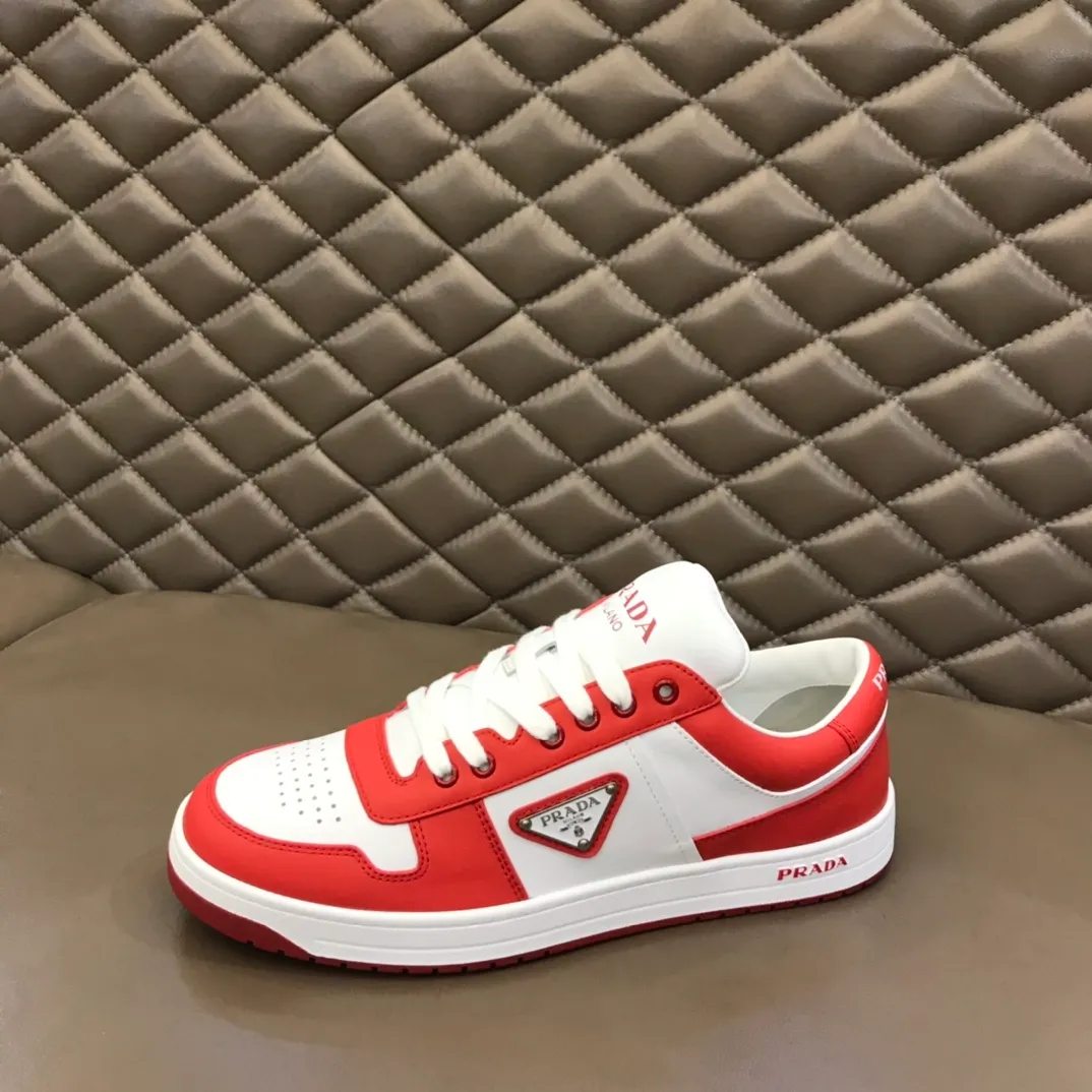 P380 Yuan 38-45 Prada Prada’s new men’s leather sports shoes, the highest version on the market, any comparison is welcome🆚! The original leather has excellent texture and is super high-end! Fetal sheep net lining imported from Italy, removable pad! Luxurious materials and fine workmanship, highly recommended!